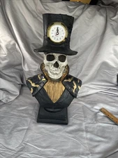 Halloween Bust Skeleton Clock Bats Resin NEW!