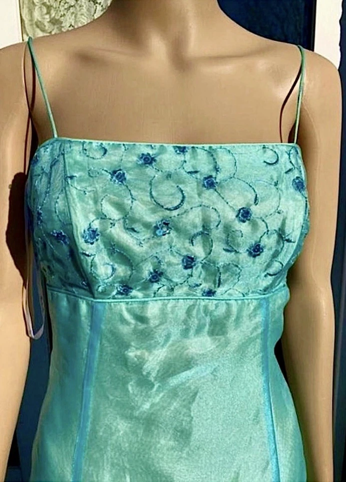 Vestido de graduación vintage años 90/Y2K azul hielo/verde menta bordado brillante corbata de hadas Foto 3 de 4
