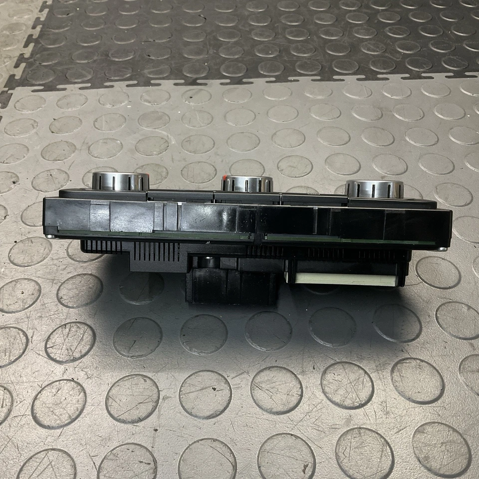 Volkswagen CC 2009-2012 conjunto de panel de control de calefacción de aire acondicionado OEM Foto 3 de 4