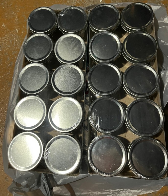Lot of 40 Pack 4 oz plastic Jars with lids desserts food safe makeup candy treat