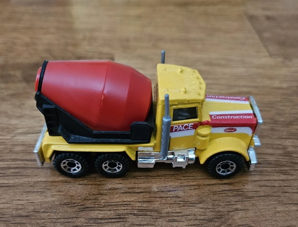 Matchbox 1981 Peterbilt 379 Cement/Concrete Truck (Pace Construction) - Image 4 of 4
