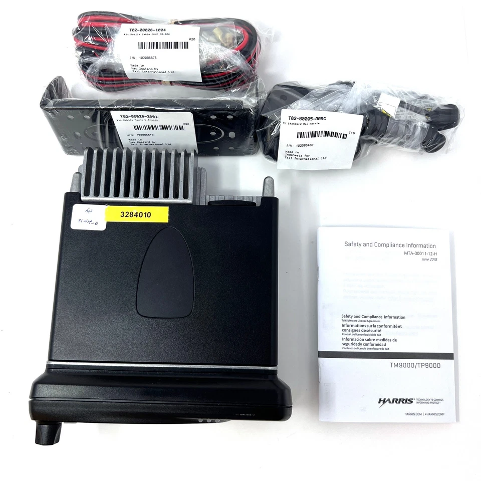Tait TM9155 P25 Mobile Radio Kit 762-870 MHz w Harris T02-00005-AAAC Microphone - image 3 of 4