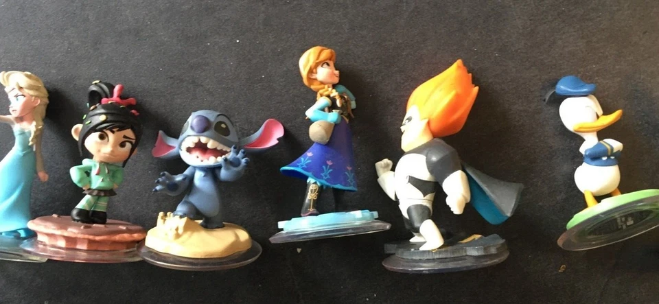 45 Estatuillas Disney Pixar - Piratas ToyStory Los Increíbles Coches Congelados  Foto 3 de 4