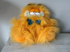 Original Vintage 1981 Dakin Garfield Bow Tie Guy Plush in Excellent Cond