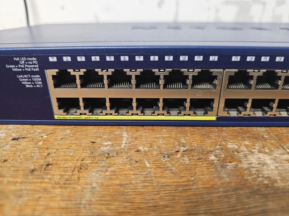 NETGEAR ProSafe FS728TLP 28-Port Network Switch 10/100 Smart Switch 12 PoE ports - Image 4 of 4