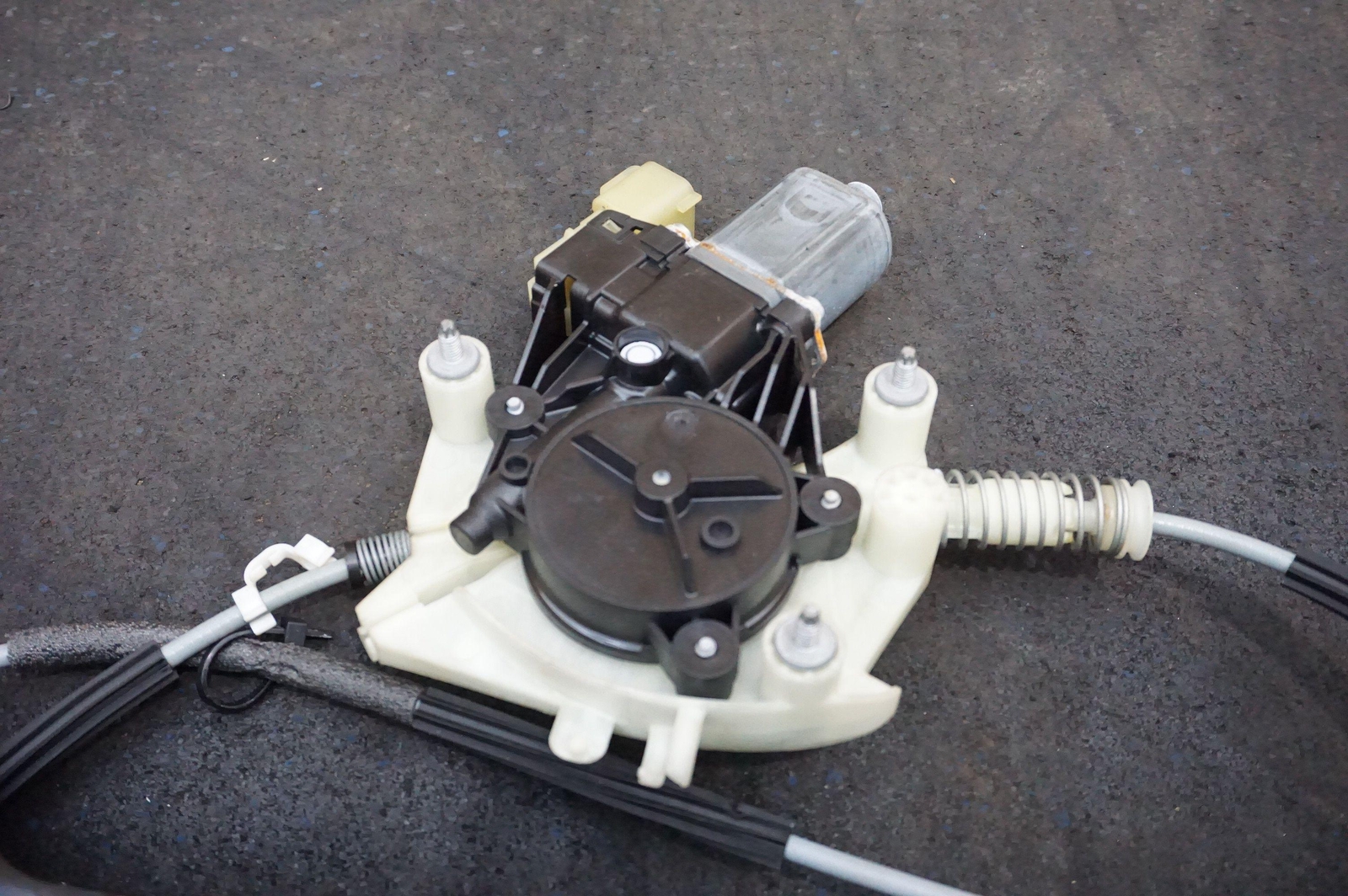 Rear Left Driver Door Window Regulator Motor Assembly 670032861 Maserati Levante