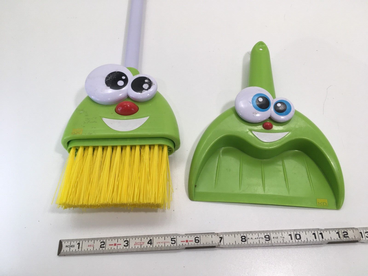C VIDEO! Kidz Delight Silly Sam Green Toy Play Pretend Dust Pan