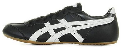 asics whizzer