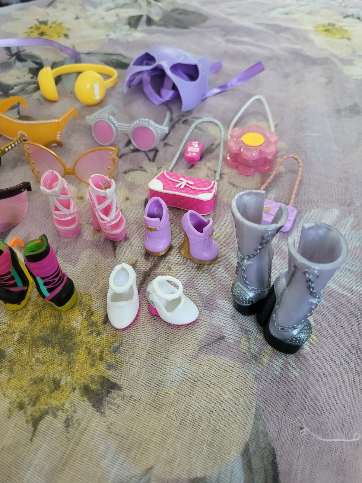 Rainbow High & LOL OMG Dolls & Accessories Lot - Read Description 