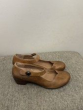 Taos brown Samba Mary Jane Low Block Heels Size 8