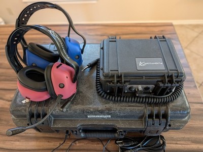 Flightcom Sonetics DECT7 Wireless Communication System (headsets, ComHub & Case)