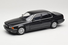 100023002 BMW 730i E32 Black Metallic Minichamps 1/18