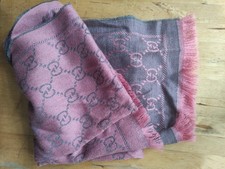 GUCCI Schal / Tuch aus Wolle mit GG Motiv Farbe Pink/ Graphit