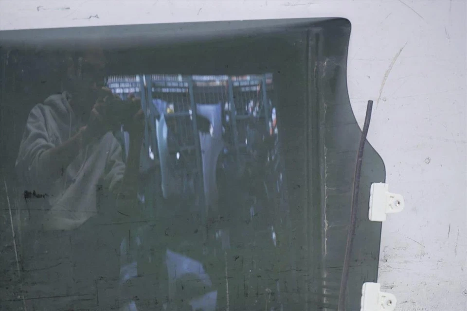 Janela de vidro traseira para porta de passageiro Nissan Xterra 2005-2009 4Dr 82300-Ea000 - Imagem 2 de 4