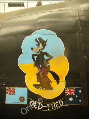 Foto 6x4 alte Fred London Cartoon Skizze am Rumpf eines RAAF Avro c2011