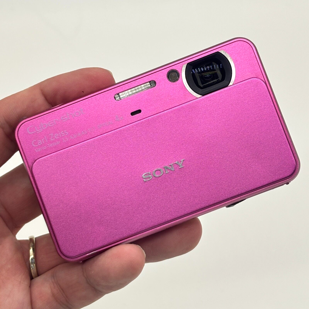 SONY CyberShot DSC-T99 Digital Camera Zoom 14.1 Language English