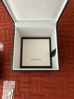 Unisex Gucci Watch, Large Gently Used Model YA126573 $800