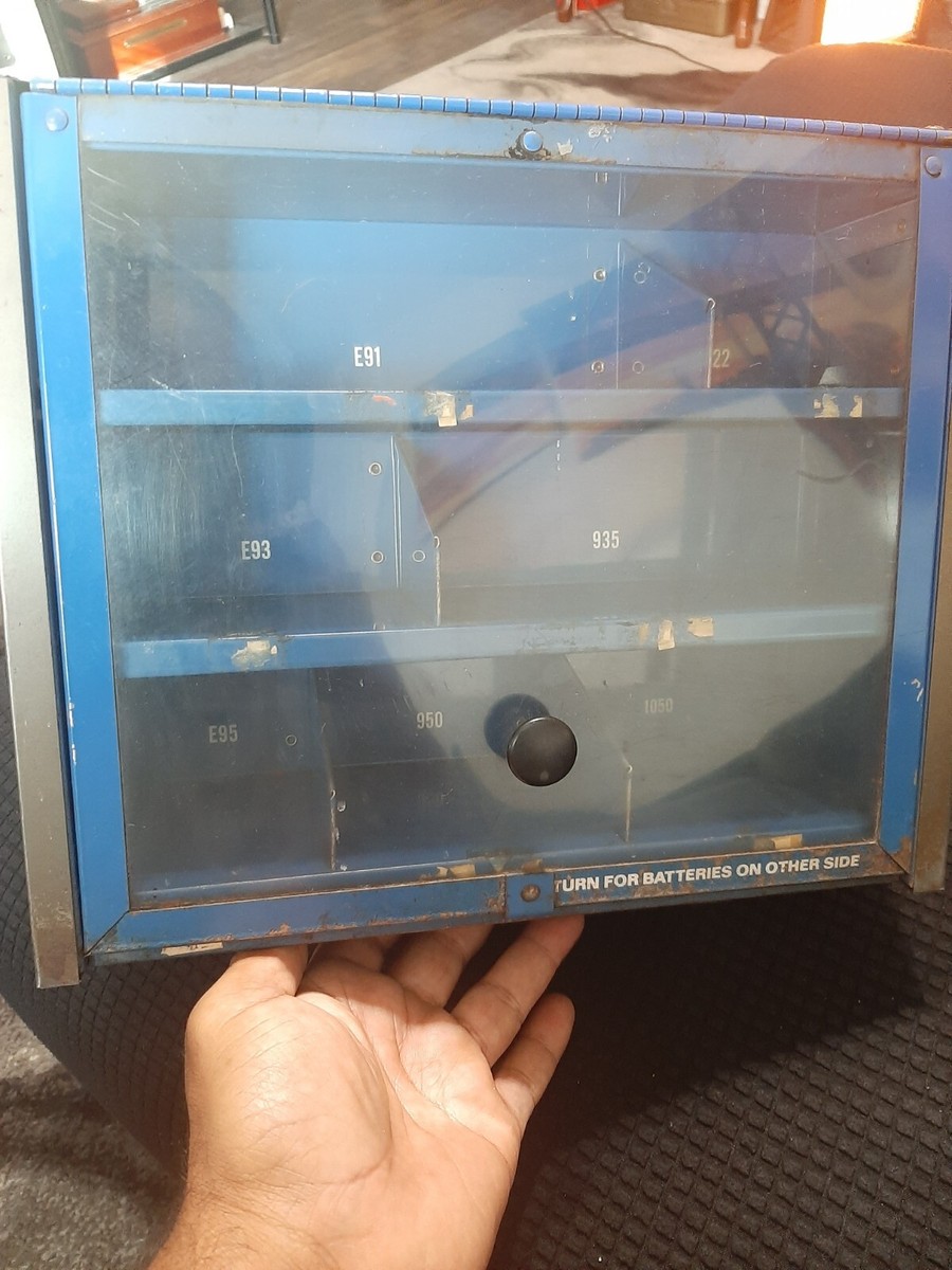VINTAGE EVEREADY SPINNING STORE COUNTER TOP DISPLAY CASE CABINET 