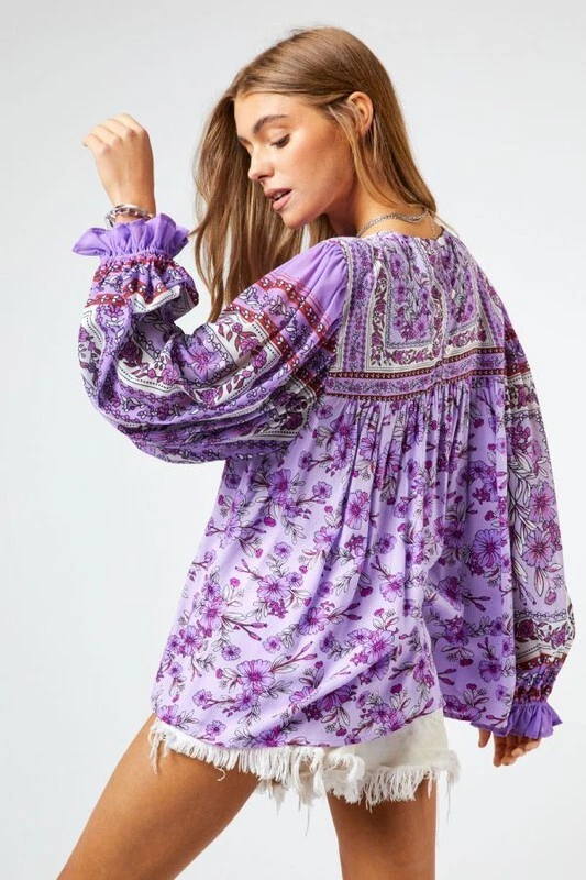 Top campesino Davi & Dani para mujer estampado floral manga abullonada en lavanda Foto 4 de 4