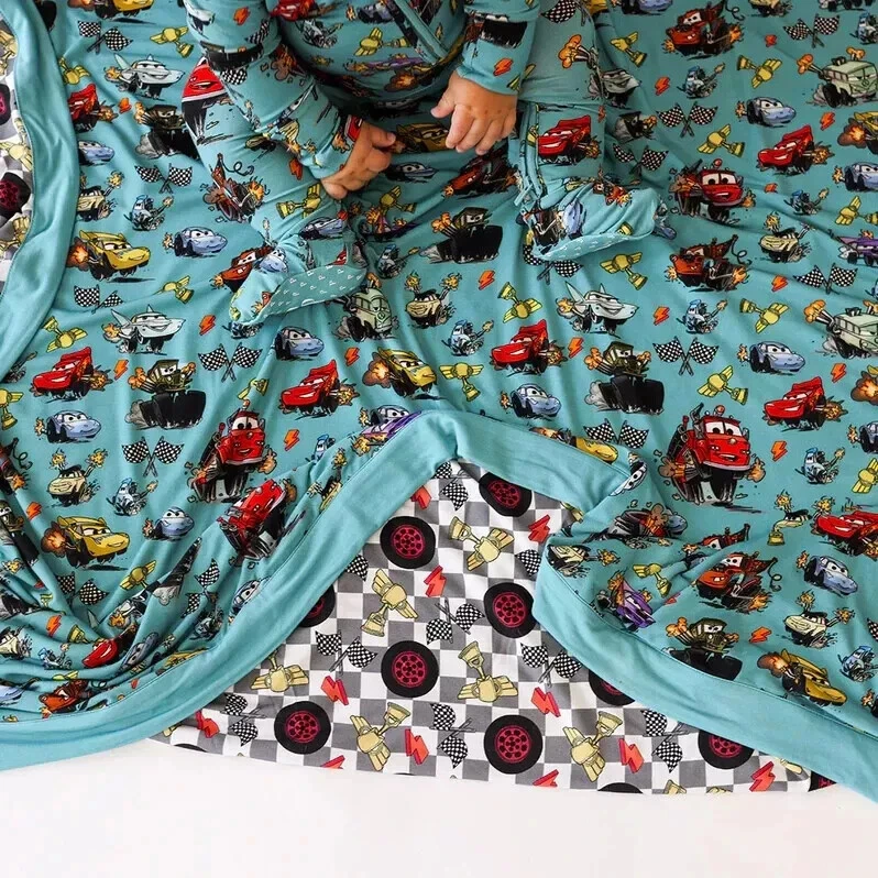 Posh Peanut Disney Cars & Piston Cup Luxe Patoo Bambú Manta Azul Foto 2 de 4