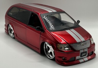 Chrysler Town Country CANDY RED – Jada Dub City 1:24 Scale Die