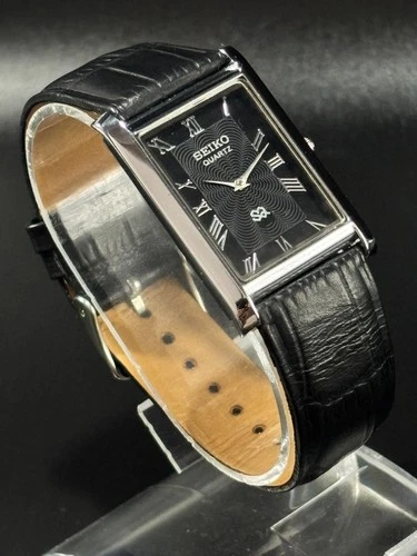 Vintage Seiko Slim Quartz Men's Wrist Watch /Black Dial / Black Leather strap