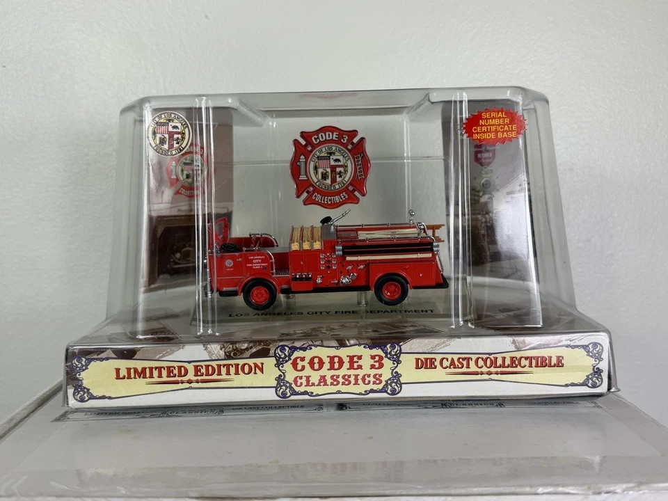 Code 3 Diecast Los Angeles City Crown Pumper SET NIB 1:64 #12952 - Image 2 of 4