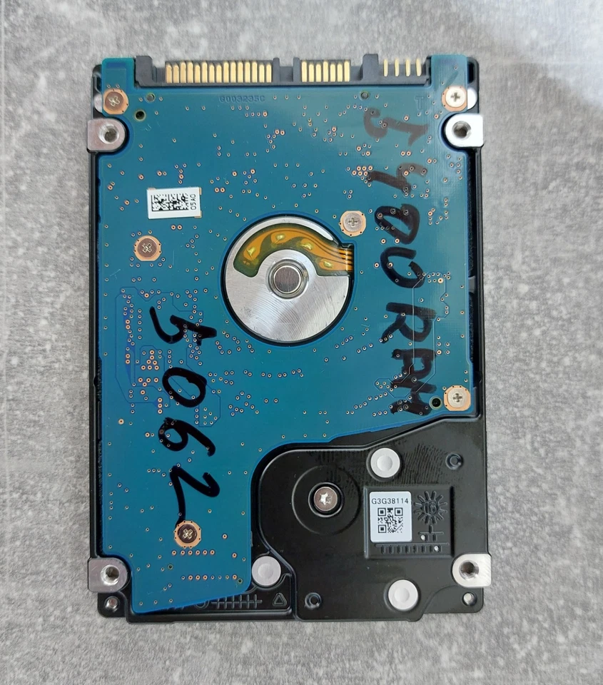 Toshiba 1 TB HDD 2,5 Zoll 9mm 5400 RPM 5062 Betriebsstunden Laptop Festplatte - Bild 2 von 3