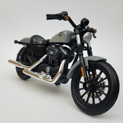 Maisto 2022 Harley Davidson Sportster Iron 883 Series31360/43 1/18