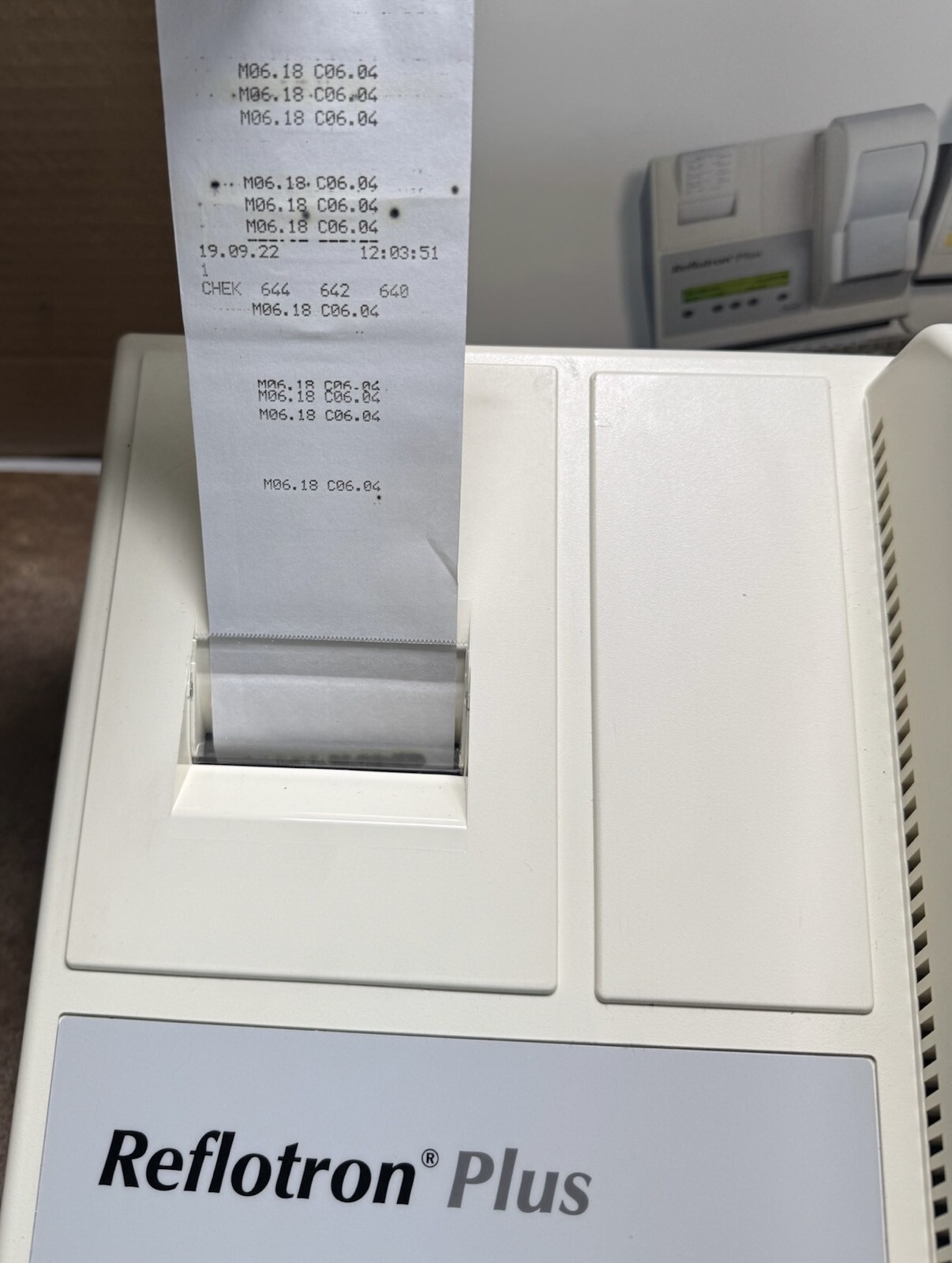 Reflotron plus Analysengerät Roche + Zubehör – Bild 3
