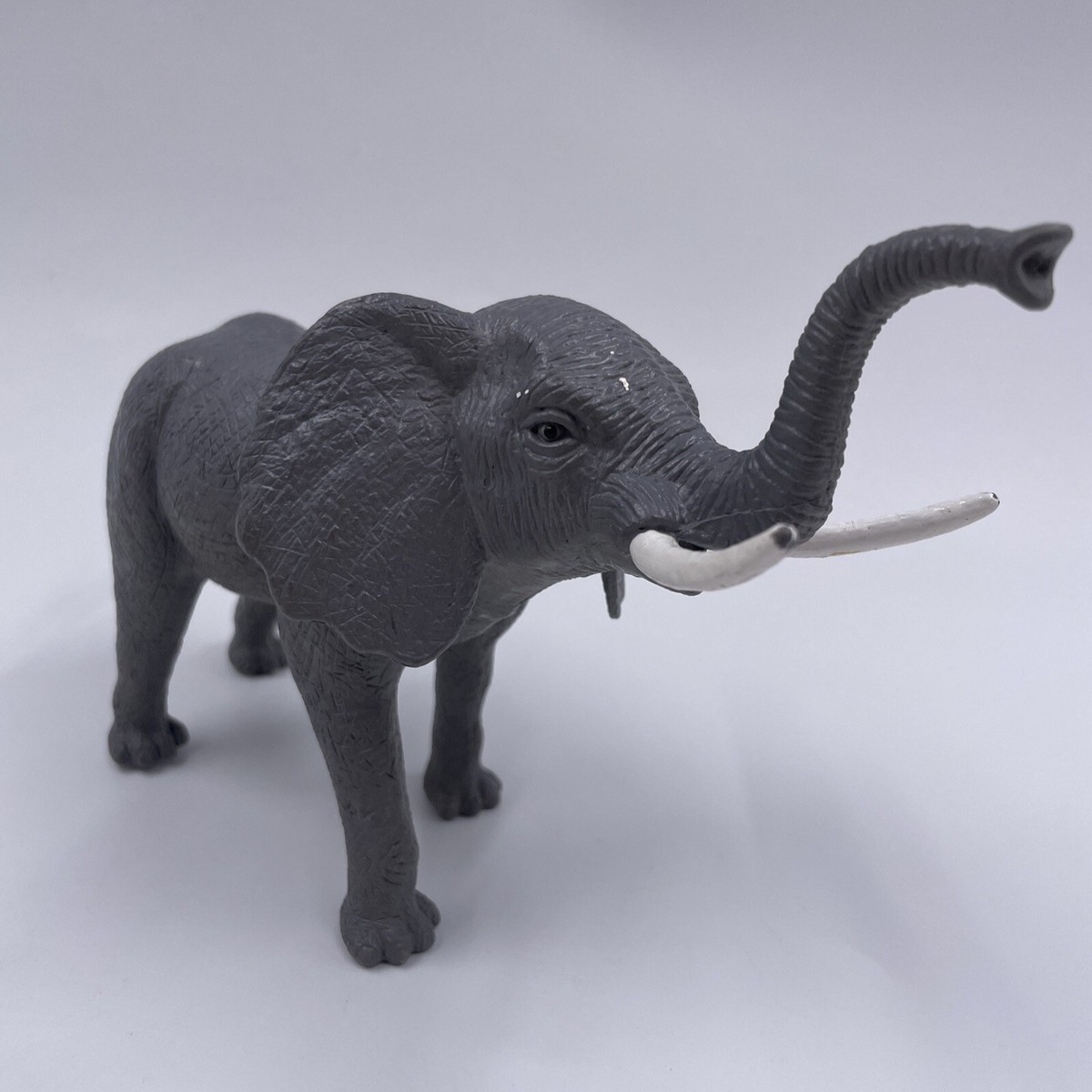 置物 Elephant Plastic Elephant Toy Figurine 9 in L x 2 1/4 in W x 5 in H Safari