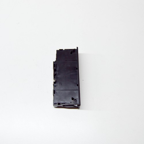 MERCEDES-BENZ C W205 C220 USB SD Connectors Sockets A2058200526 2016 - Picture 3 of 8