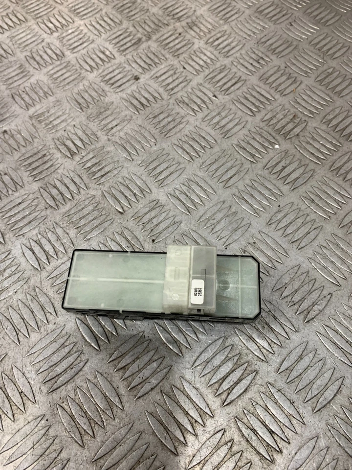 Interruptor de control de ventana delantera del lado del conductor Suzuki Swift 2008 #2 Foto 2 de 3