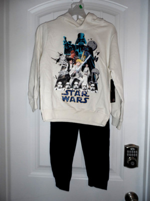 Great Star Wars boys size 7 white hooded graphic sweatshirt black sweatpants set