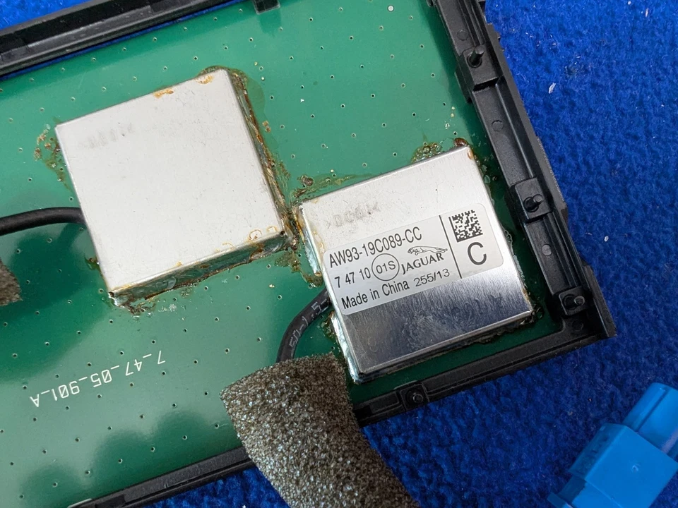 Amplificador de antena de techo interior trasero Jaguar xk XJ XJL 10-19 AW9319C089CB fabricante original Foto 2 de 4