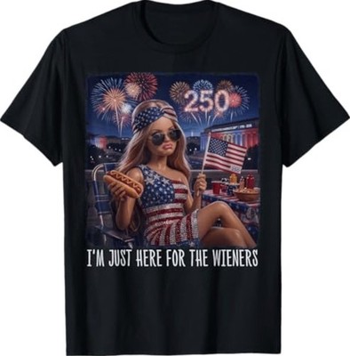 Just Here for The Wieners Funny 4th of July Girl Face Meme T-Shirt