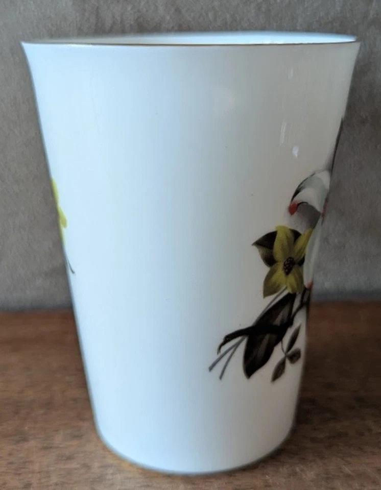 Royal Windsor Fine Bone China England Tall Coffee Mug, Maple Ridge BC Dogwood - Image 4 of 4