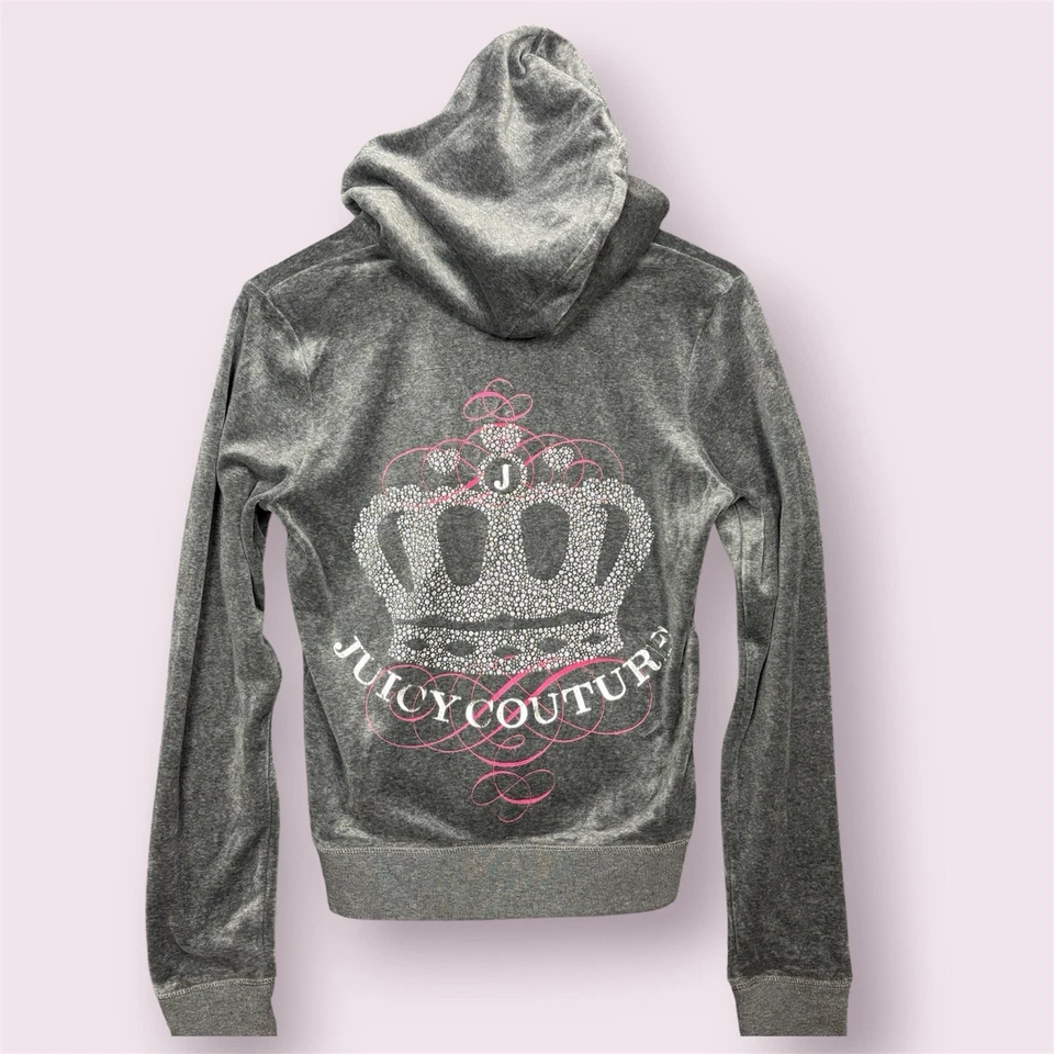 Moletom com capuz e calça Juicy Couture veludo anos 2000 cinza strass coroa G/S - Imagem 2 de 4