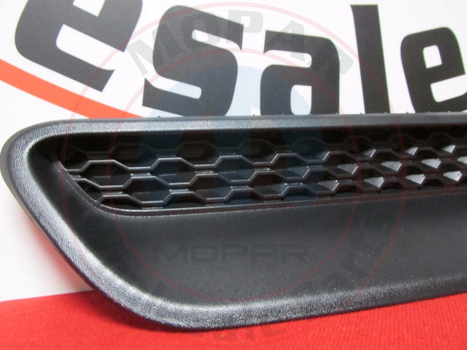 Bisel capó deportivo derecho lado pasajero RAM 1500 NUEVO OEM MOPAR Foto 2 de 3