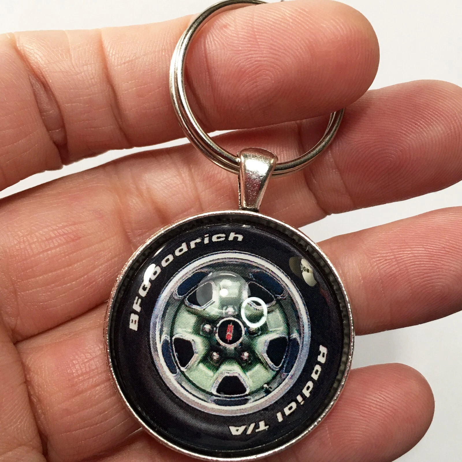 Porte clés radial Oldsmobile Cutlass Supreme vert clair BF Goodrich
