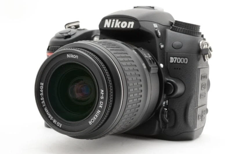 Nikon D7000 Digital SLR Camera with AF-S NIKKOR 18-55mm f/3.5-5.6G II ED Lens - Image 2 of 4