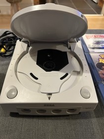 Sega Dreamcast Video Game Console Bundle Not Yellowed. Tested Working