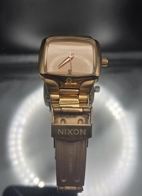 Production Discontinued NIXON watch 