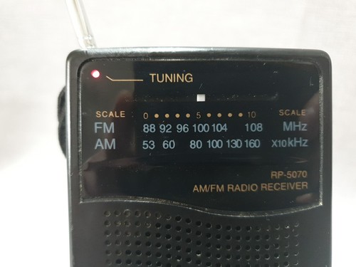 Vintage SANYO RP-5070 AM FM Pocket Radio Portable Black Working Condition - Picture 2 of 5