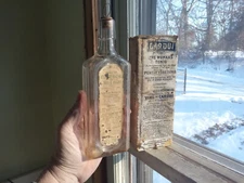 McELREE'S WINE OF CARDUI CHATTANOOGA EMB WITH LABEL & BOX FEMALE MEDICINE BOTTLE