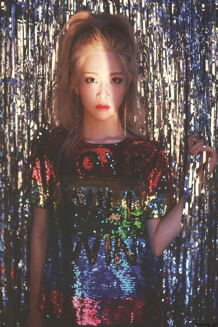 LOONA 今月の少女 kimlip キムリプ ソロアルバム MONTHLY GIRL LOONA [KIM LIP] Single Album B Ver. CD+Fotobuch+Karte