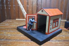 O GAUGE MARX TRAIN BUZZING SIGNAL CROSSING PRESSED STEEL METAL MODEL 1440 TESTED