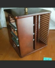 BOMBAY COMPANY WOOD SPINNING TOWER 64 CD HOLDER STORAGE RACK CAROUSEL ROTATING