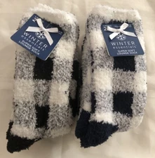 Winter Essentials Super Soft Socks Size 4-10      4 Pairs Total  