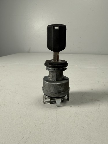 2019 Freightliner CASCADIA Ignition Switch WITH KEYS - Picture 6 of 6